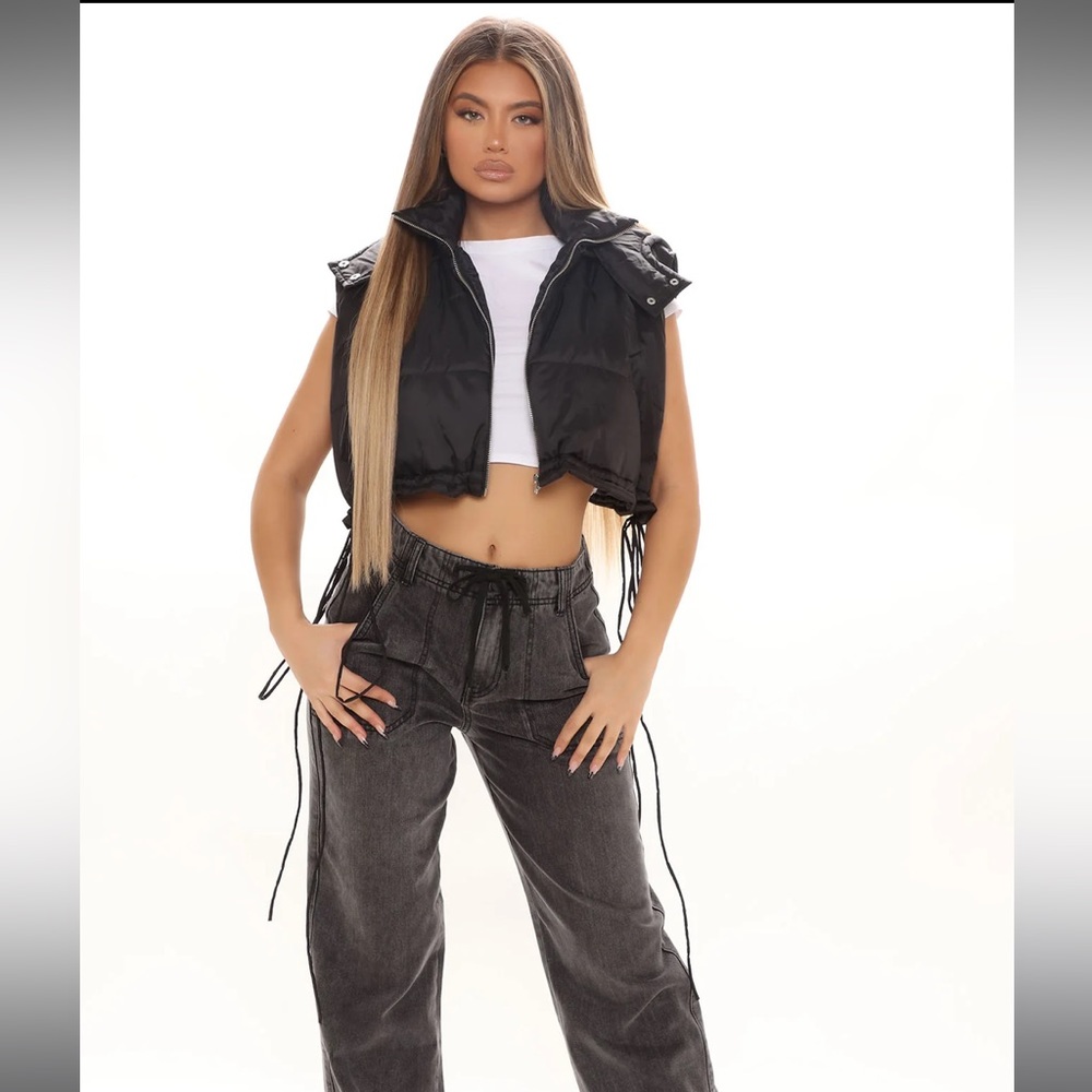 Fashion Nova Head In The Clouds Puffer Vest size Medium NWT